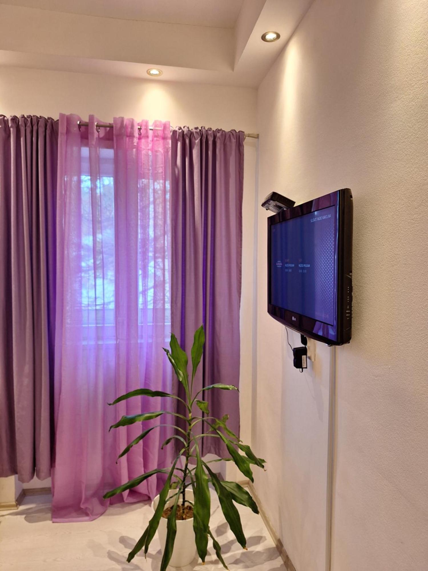 Apartman Maja Appartement Belgrado Buitenkant foto